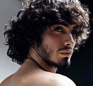 Long-curly-hairstyles-for-men